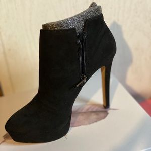 Jessica Simpson bootie